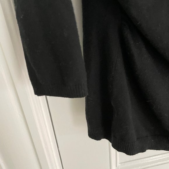 Ann Taylor fitted black turtleneck/cowl neck sweater - Picture 5 of 7